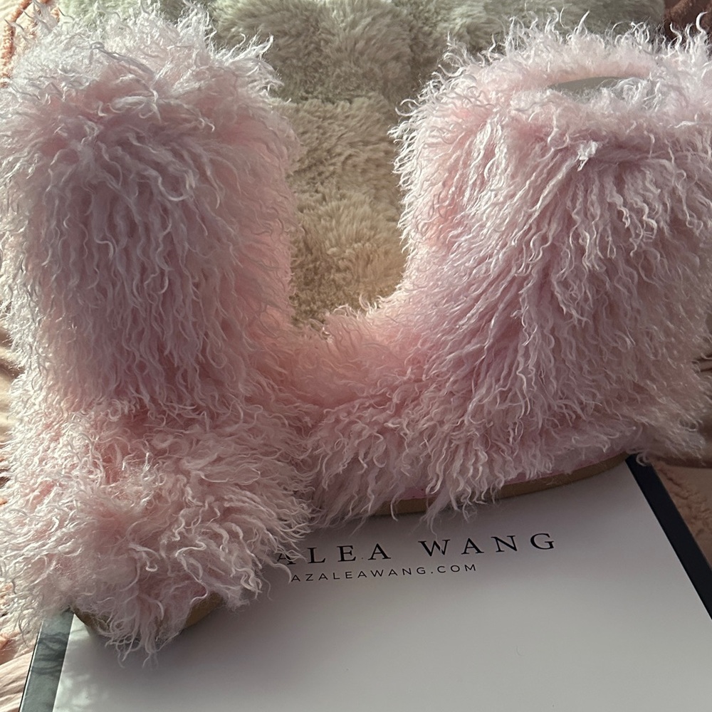 💖BRAND NEW AZALEA WANG PINK FAUX FUR BOOTS💗SZ 10❣️GORGEOUS & SO SOFT❤️‍🔥